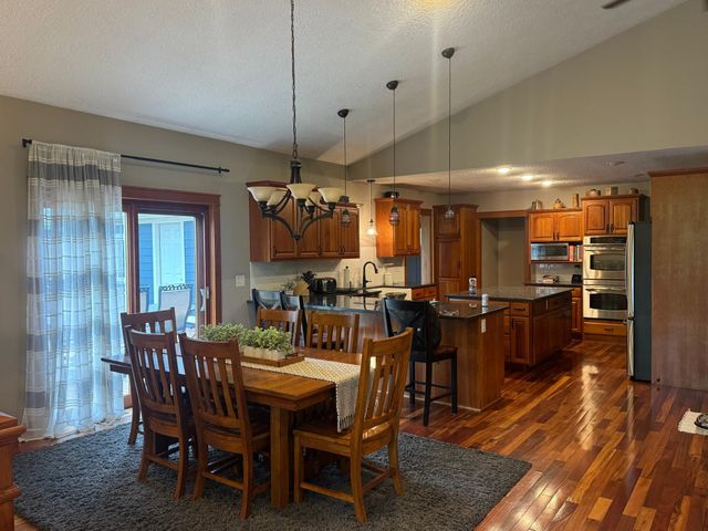 6130 Stillwater Boulevard N, Oakdale, MN 55128