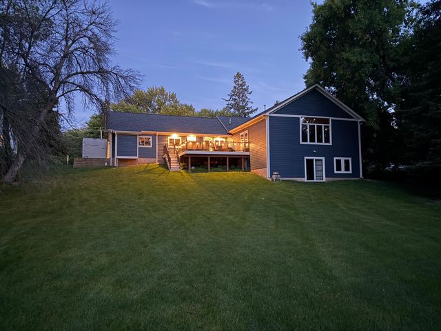 6130 Stillwater Boulevard N, Oakdale, MN 55128
