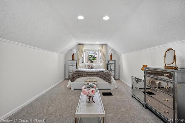 5 Barclay Court, Dearborn, MI 48126