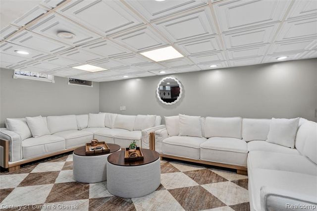 5 Barclay Court, Dearborn, MI 48126