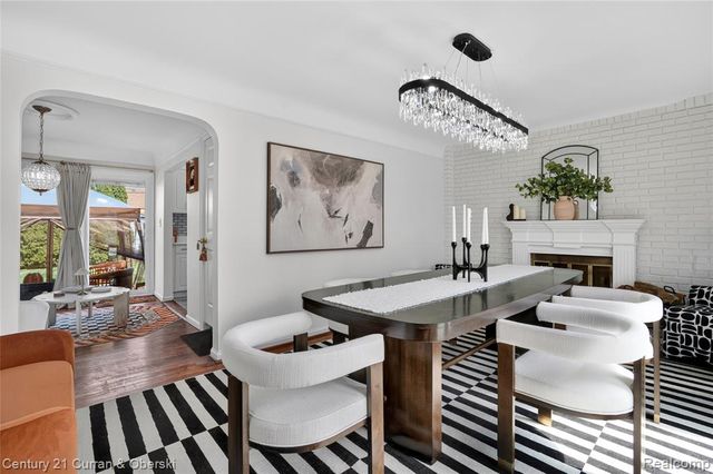 5 Barclay Court, Dearborn, MI 48126