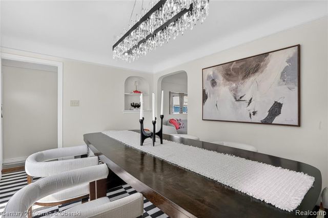 5 Barclay Court, Dearborn, MI 48126