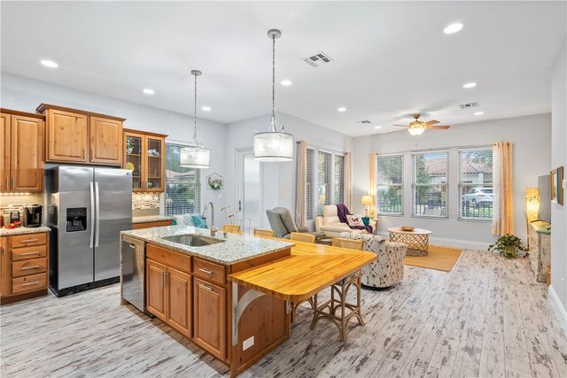 1502 Royal Oaks Trai 1502, Rockport, TX 78382