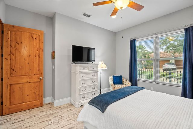 1502 Royal Oaks Trai 1502, Rockport, TX 78382