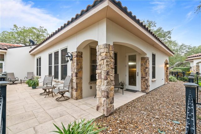 1502 Royal Oaks Trai 1502, Rockport, TX 78382