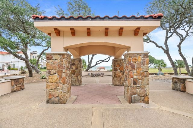 1502 Royal Oaks Trai 1502, Rockport, TX 78382