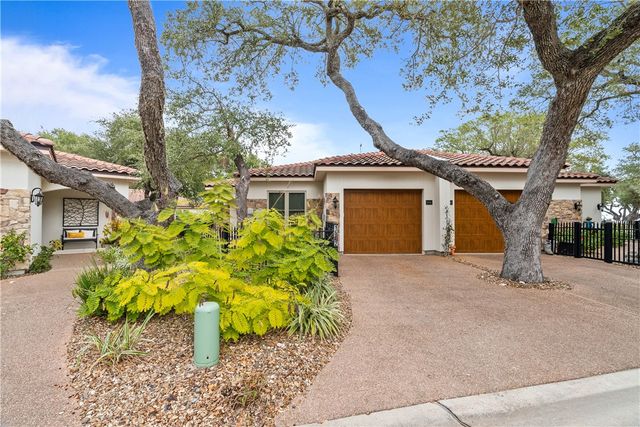 1502 Royal Oaks Trai 1502, Rockport, TX 78382