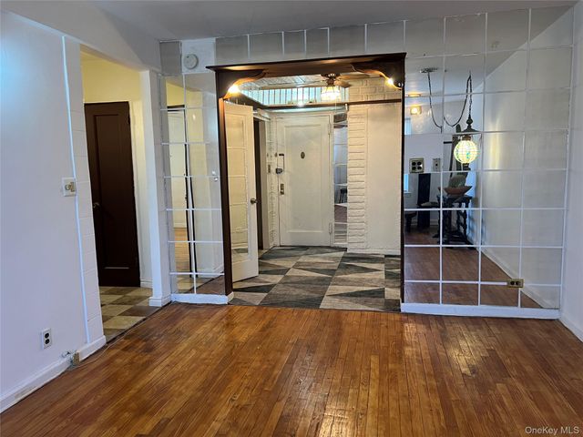 39-20 52nd Avenue 2G, Woodside, NY 11377