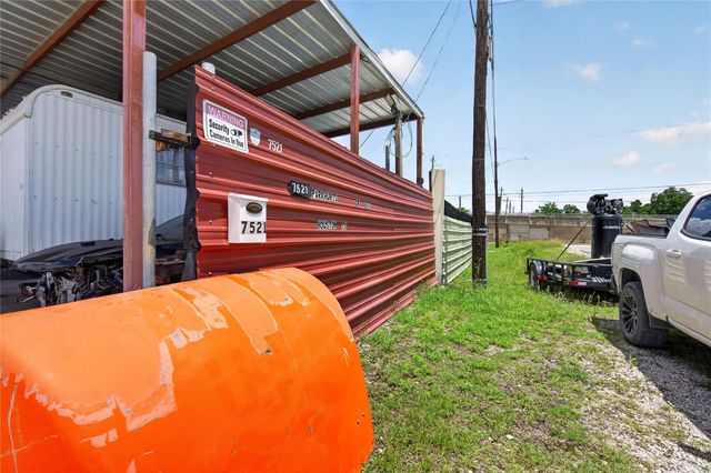7521 Parkhurst Drive, Houston, TX 77028