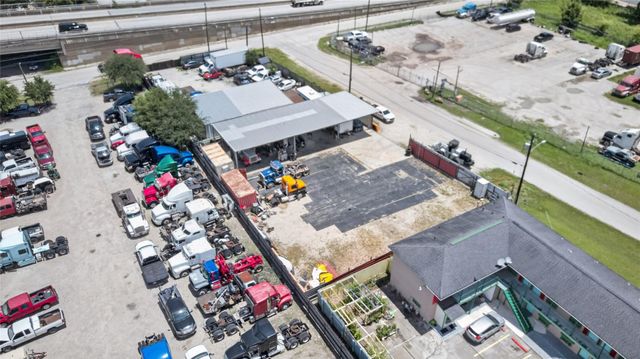7521 Parkhurst Drive, Houston, TX 77028
