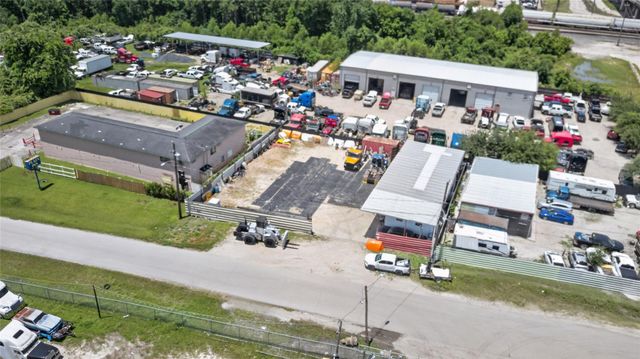 7521 Parkhurst Drive, Houston, TX 77028