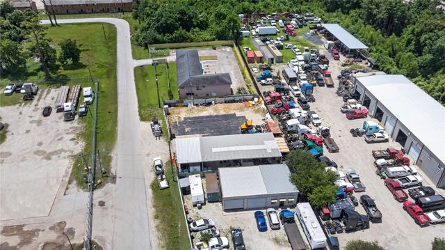 7521 Parkhurst Drive, Houston, TX 77028
