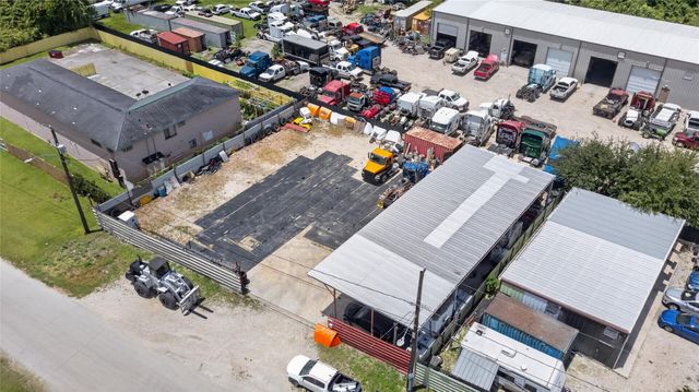 7521 Parkhurst Drive, Houston, TX 77028