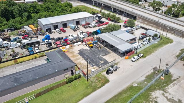 7521 Parkhurst Drive, Houston, TX 77028