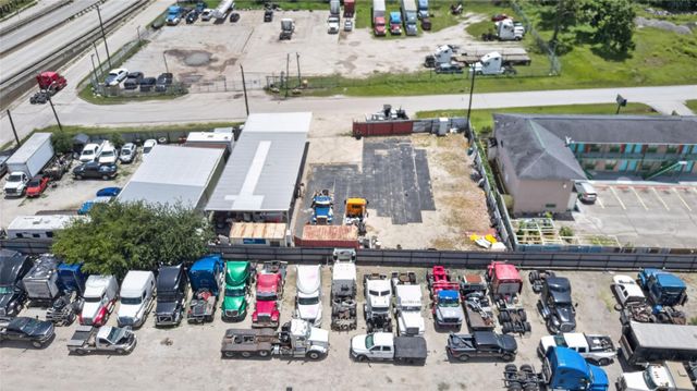 7521 Parkhurst Drive, Houston, TX 77028