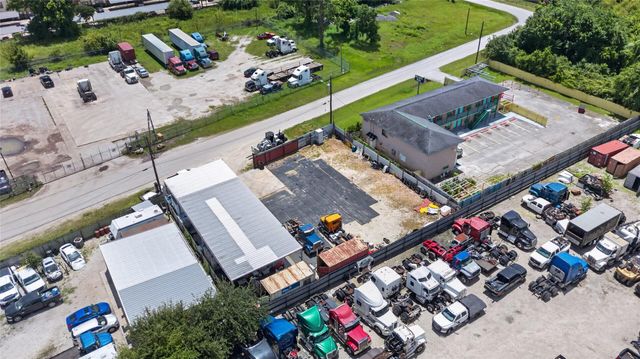 7521 Parkhurst Drive, Houston, TX 77028