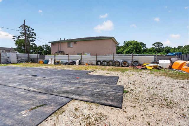 7521 Parkhurst Drive, Houston, TX 77028