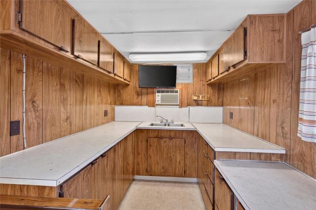 7521 Parkhurst Drive, Houston, TX 77028