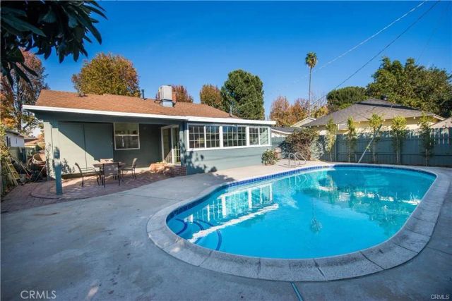 13418 Debby, Los Angeles, CA 91401