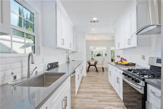 13418 Debby, Los Angeles, CA 91401