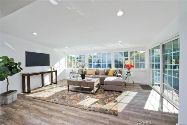 13418 Debby, Los Angeles, CA 91401