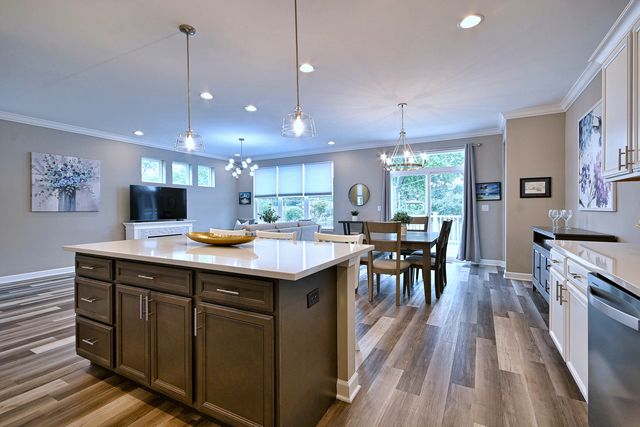 768 Eagle Court, Addison, IL 60101