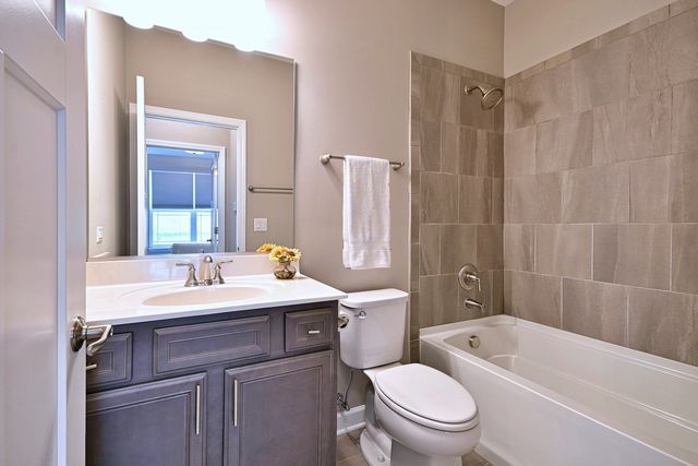 768 Eagle Court, Addison, IL 60101