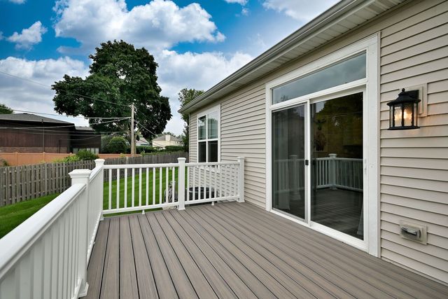 768 Eagle Court, Addison, IL 60101