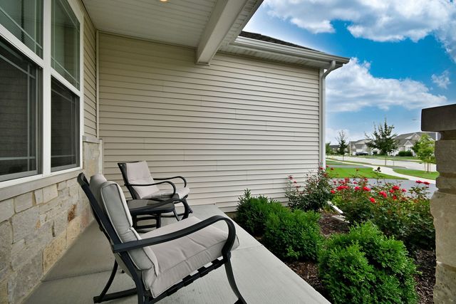 768 Eagle Court, Addison, IL 60101