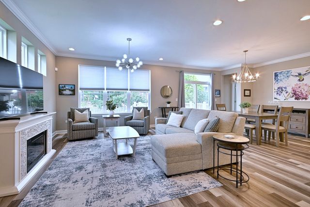 768 Eagle Court, Addison, IL 60101