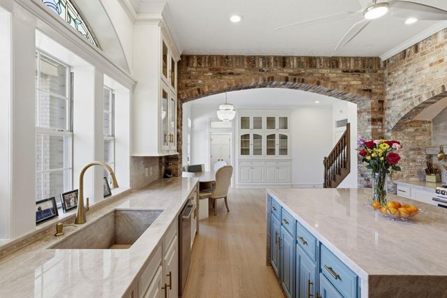 2922 Cedar Woods Place, Houston, TX 77068