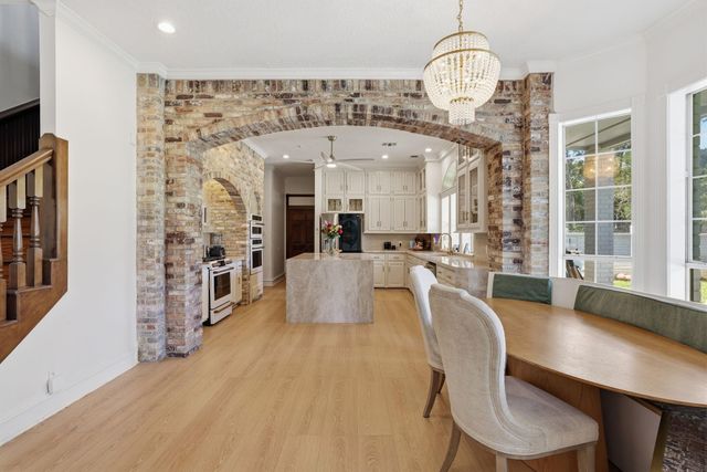 2922 Cedar Woods Place, Houston, TX 77068