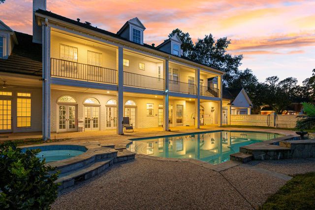 2922 Cedar Woods Place, Houston, TX 77068