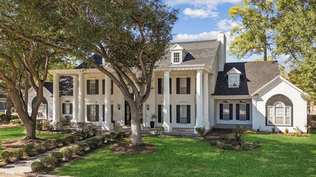 2922 Cedar Woods Place, Houston, TX 77068