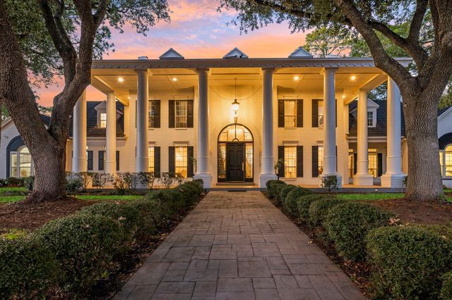 2922 Cedar Woods Place, Houston, TX 77068