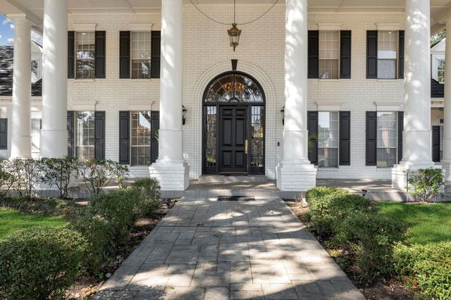 2922 Cedar Woods Place, Houston, TX 77068