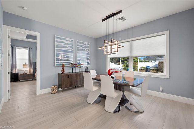 17 Willoughby DR, Naples, FL 34110