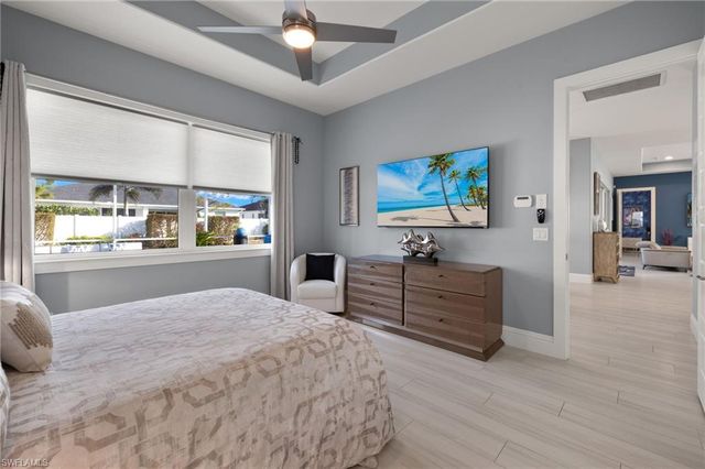 17 Willoughby DR, Naples, FL 34110