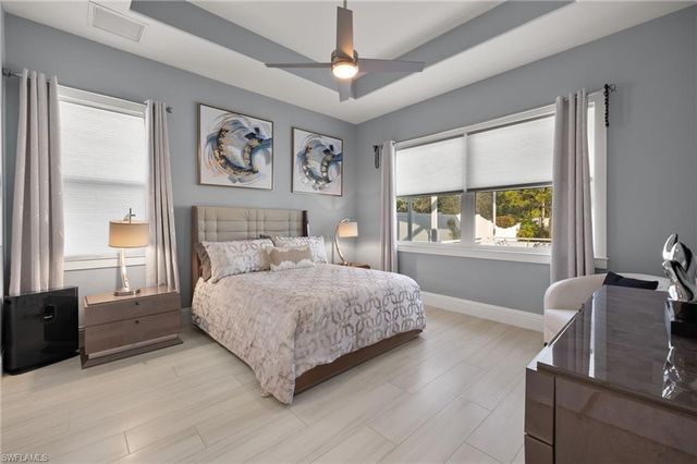 17 Willoughby DR, Naples, FL 34110