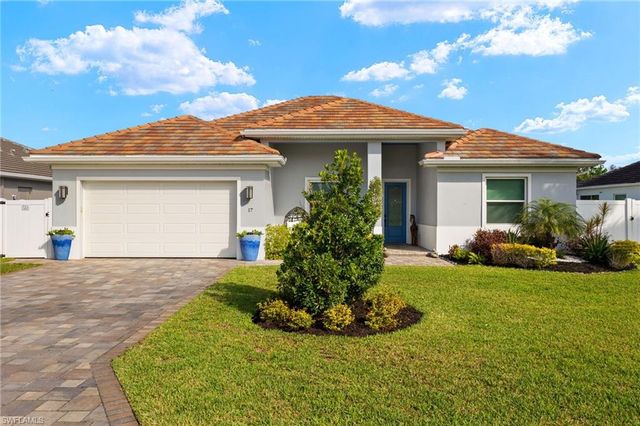 17 Willoughby DR, Naples, FL 34110