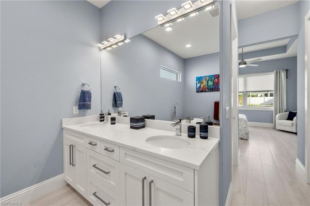 17 Willoughby DR, Naples, FL 34110