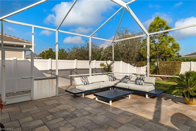 17 Willoughby DR, Naples, FL 34110