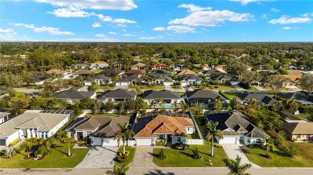 17 Willoughby DR, Naples, FL 34110