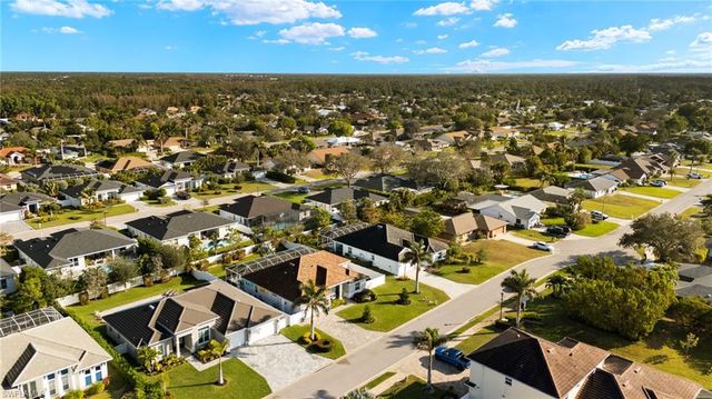 17 Willoughby DR, Naples, FL 34110