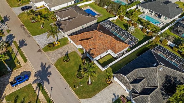 17 Willoughby DR, Naples, FL 34110
