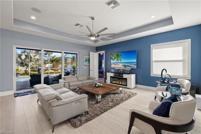 17 Willoughby DR, Naples, FL 34110