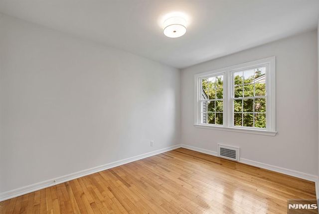 79 Highland Road, Glen Rock, NJ 07452