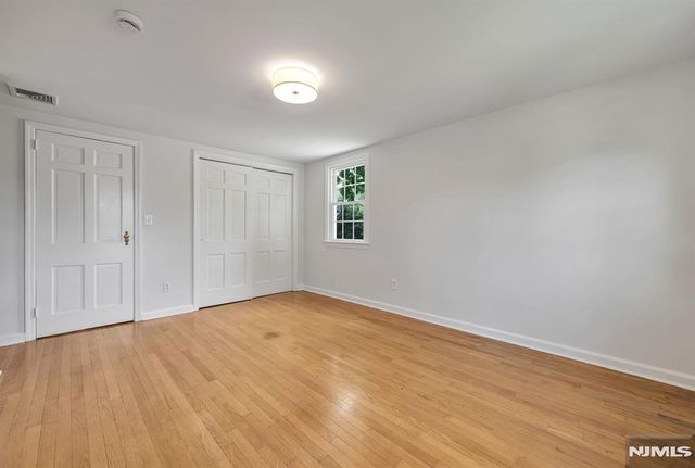 79 Highland Road, Glen Rock, NJ 07452