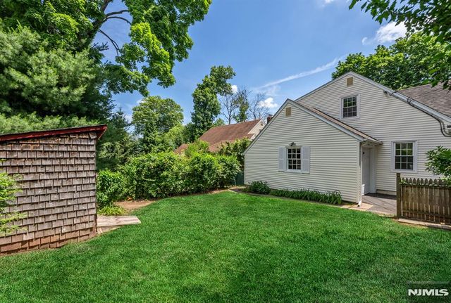 79 Highland Road, Glen Rock, NJ 07452