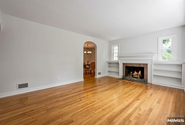 79 Highland Road, Glen Rock, NJ 07452